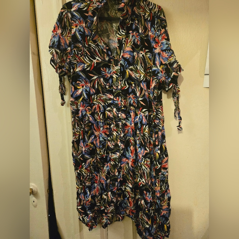 New Look Navy Tropical Floral Button-Front Top
